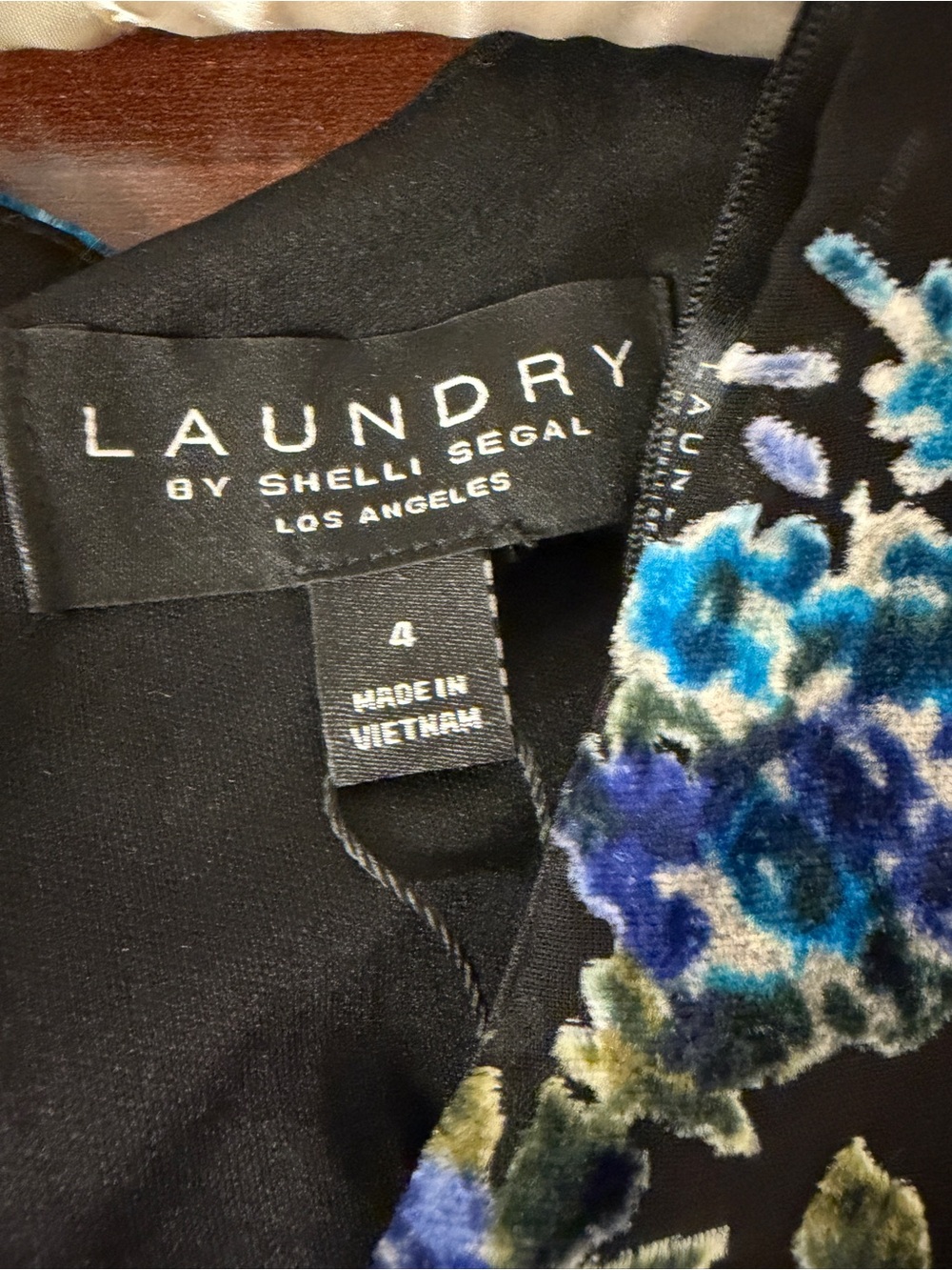 NWT Laundry By Shelli Segal Black Dress with Blue Floral Print - Picture 5 of 10